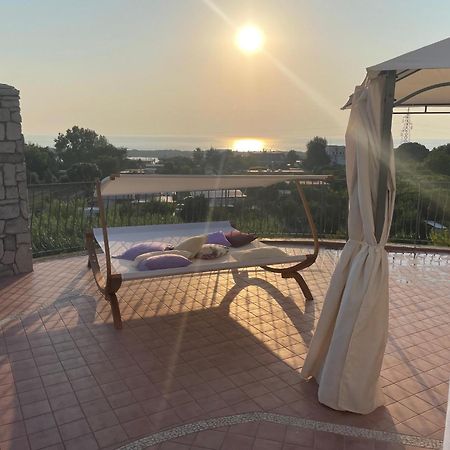 Domus Parva - Villa Con Bio-Piscina, Spa Privata E Appartamenti Panoramici Bacoli Bagian luar foto