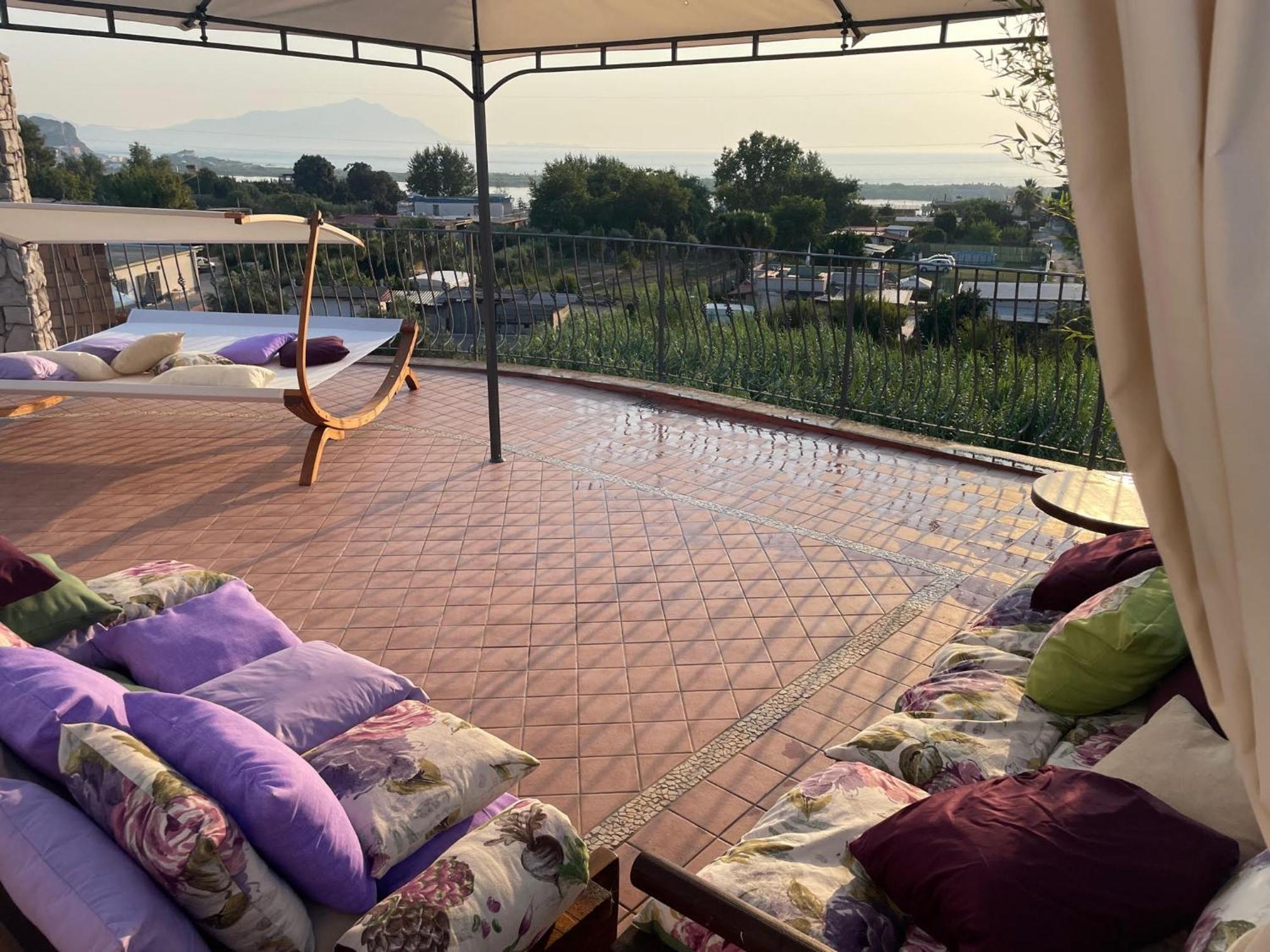 Domus Parva - Villa Con Bio-Piscina, Spa Privata E Appartamenti Panoramici Bacoli Bagian luar foto